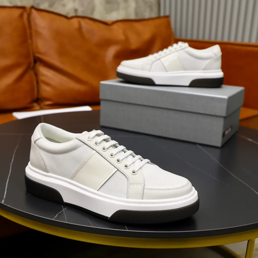 Ex-factory price: 680💰Top original order Brand: PRADA (Prada) Standard code: Men's size 38/44 (45 can be customized) Grade: Same as the official website Material: Original cowhide stitched with imported cloth, cowhide lining, original combination of two-color wear-resistant soft outsole Style category: casual sports version, young fashion, European and American trend, British style Color: actual picture color